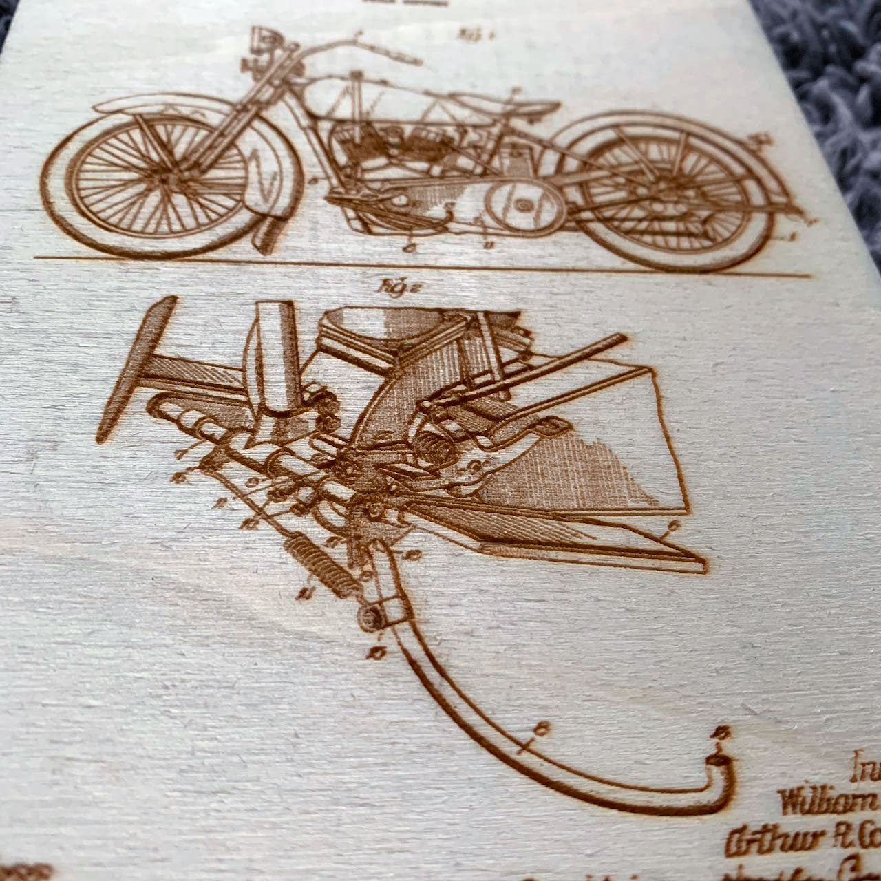 Gravure sur bois Harley Davidson - mmwood - mmwood.art