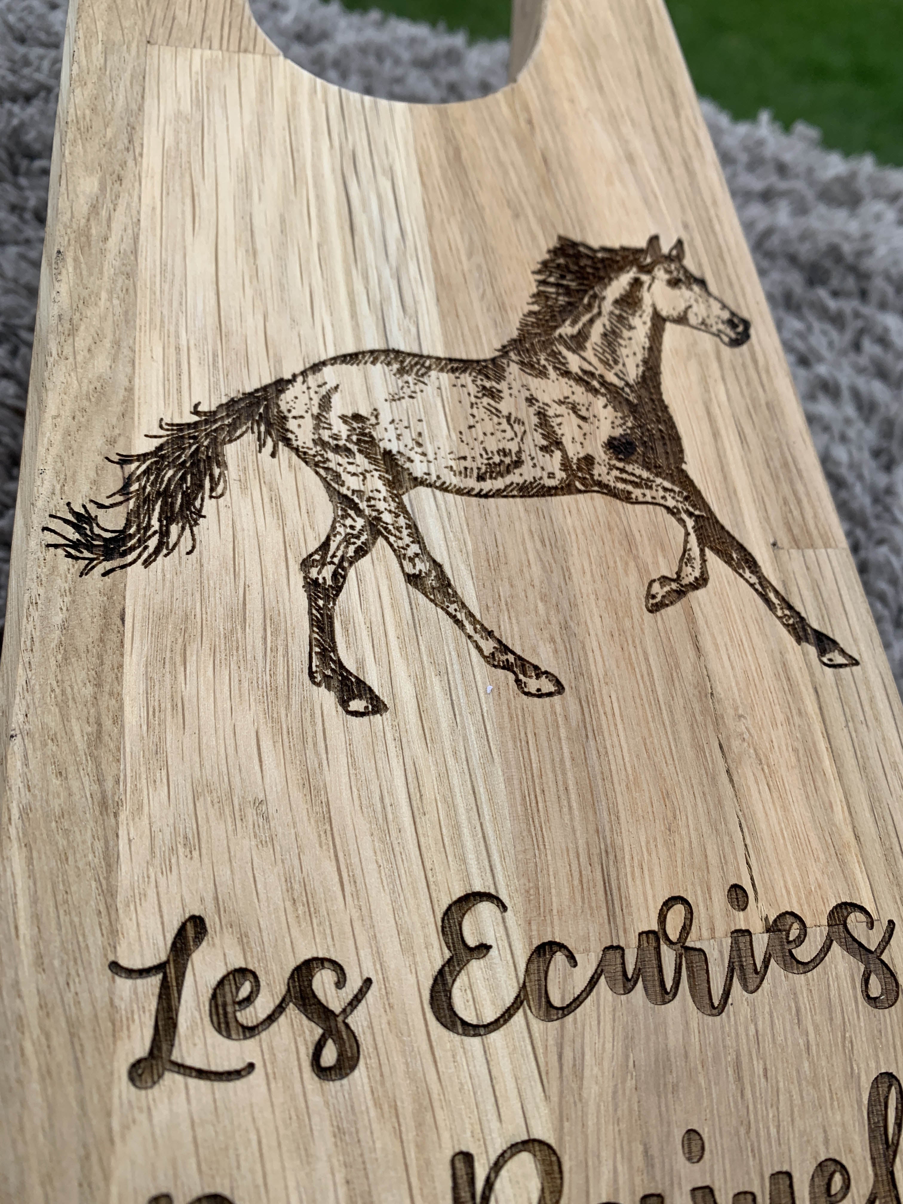 Enlève-bottes en bois personnalisé