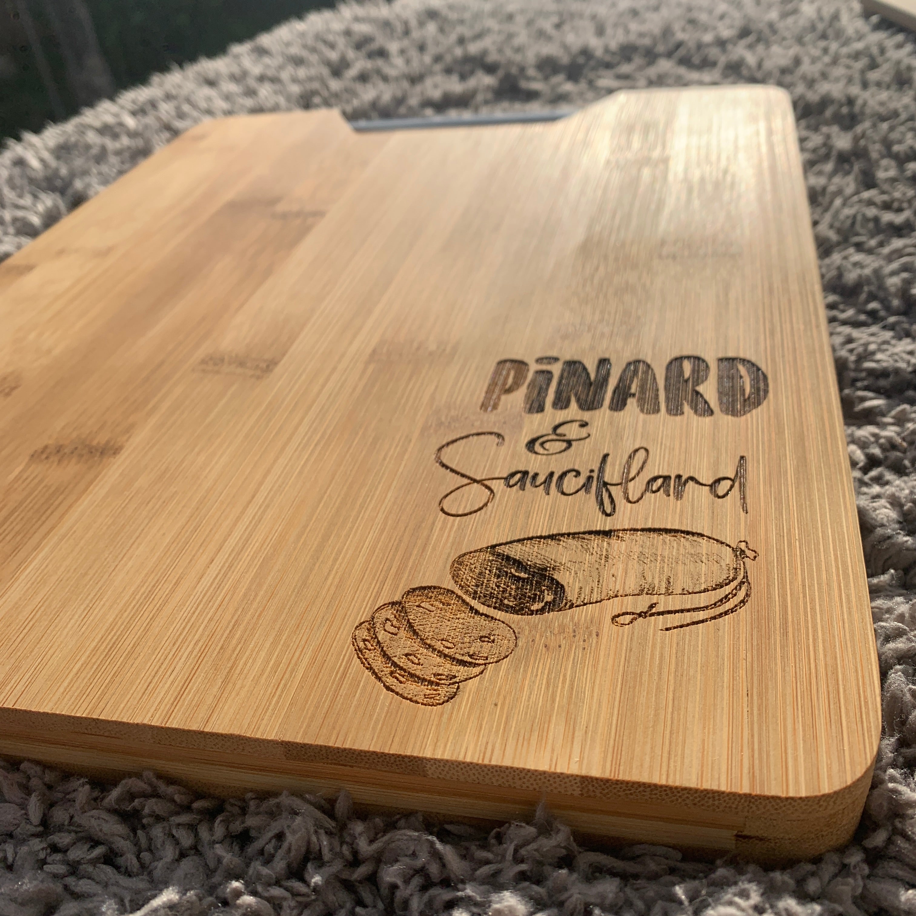 Planche à découper - pinard et sauciflard